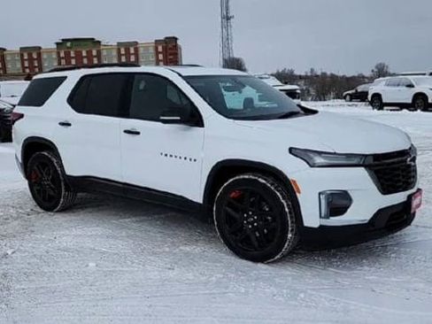 Certified 2023 Chevrolet Traverse Premier w/ Redline Edition image 2