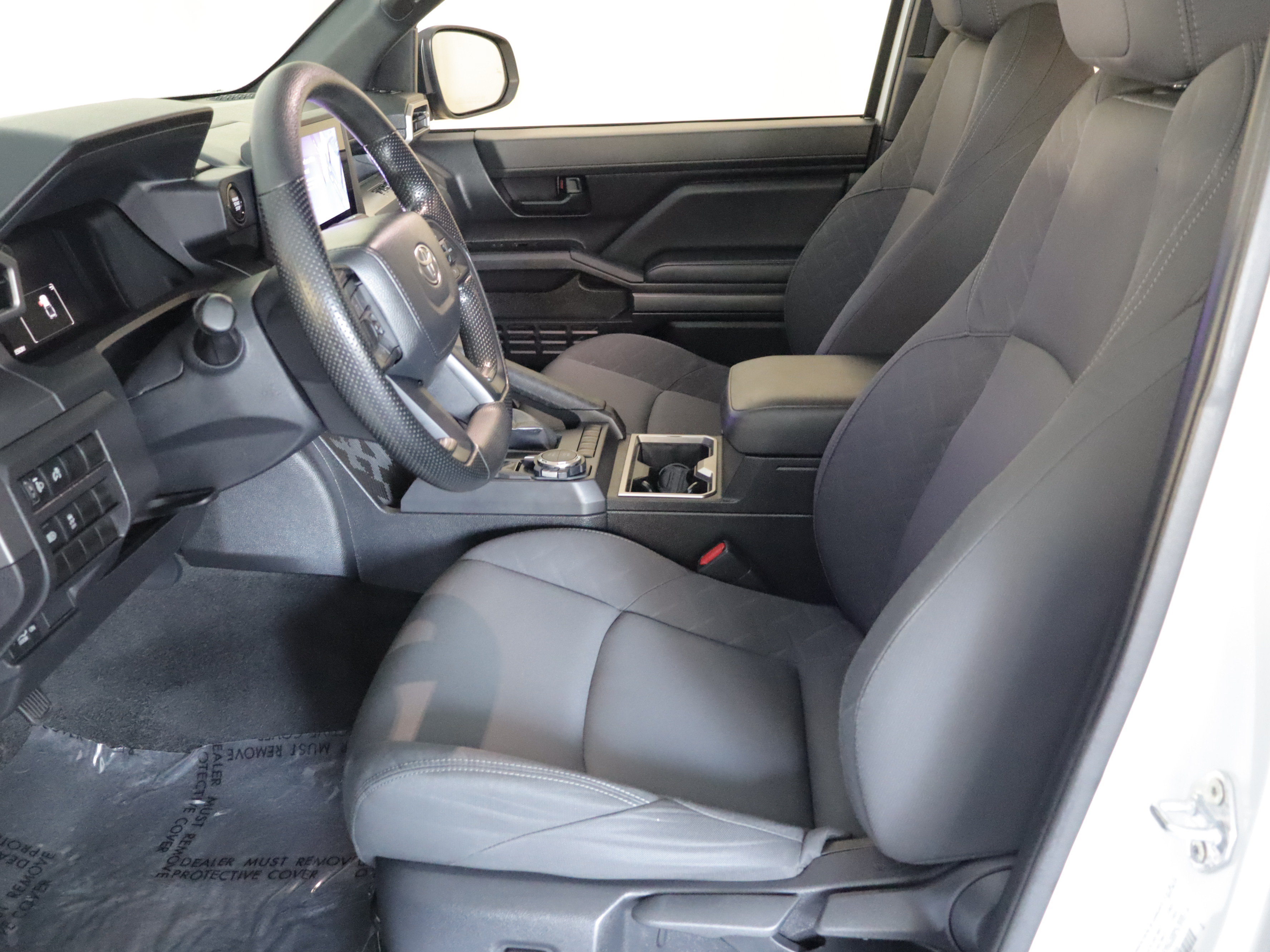 Used 2024 Toyota Tacoma SR5 AWD/4WD image 7