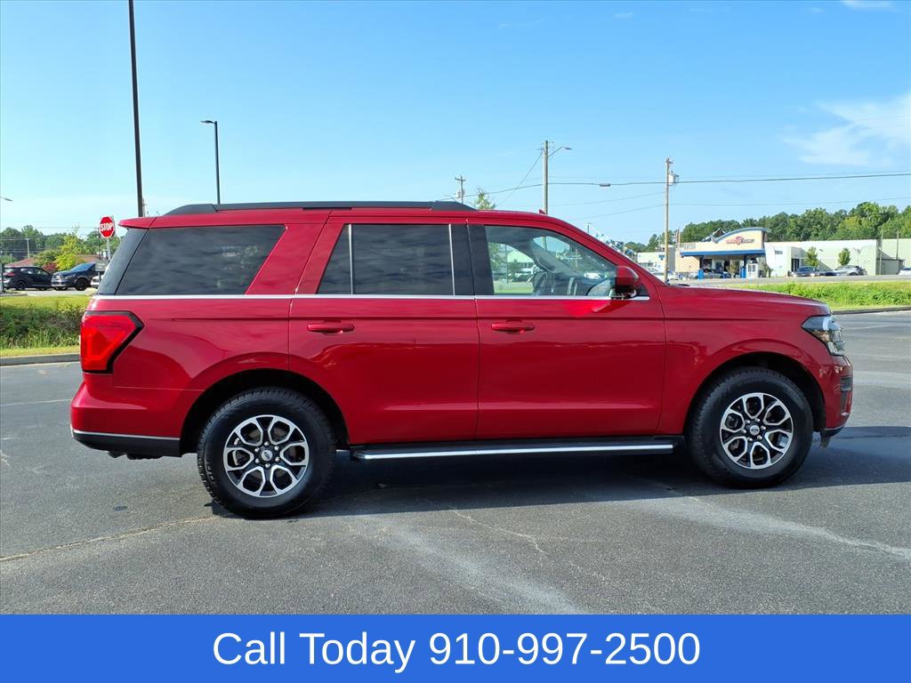 Used 2022 Ford Expedition XLT AWD/4WD image 4