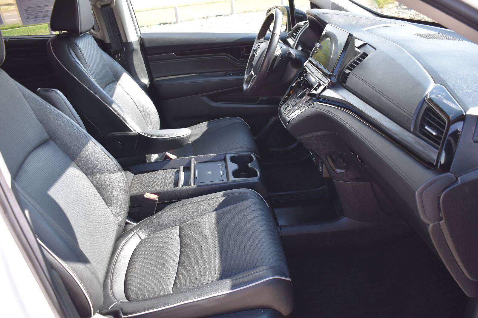 Used 2025 Honda Odyssey Elite image 16