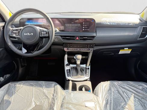 New 2026 Kia Seltos EX FWD image 12