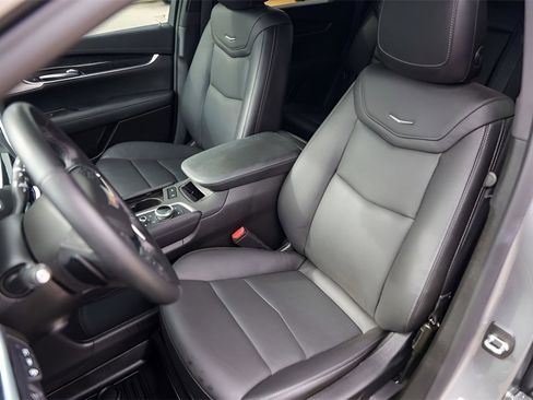 Used 2023 Cadillac XT5 Premium Luxury w/ Technology Package image 7