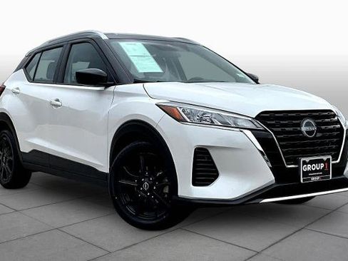 Certified 2024 Nissan Kicks SV FWD image 3
