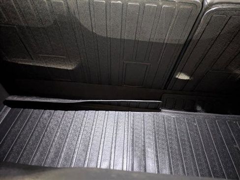 Used 2022 Cadillac Escalade Premium Luxury image 7