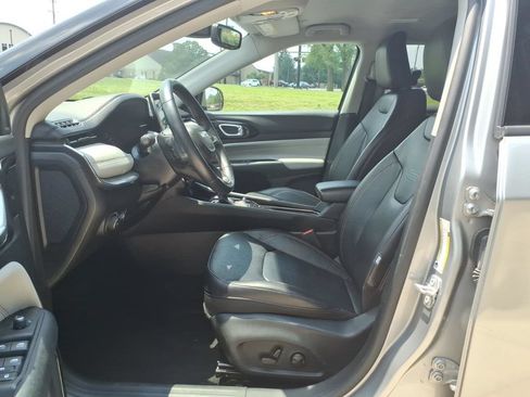 Used 2022 Jeep Compass Limited AWD/4WD image 13