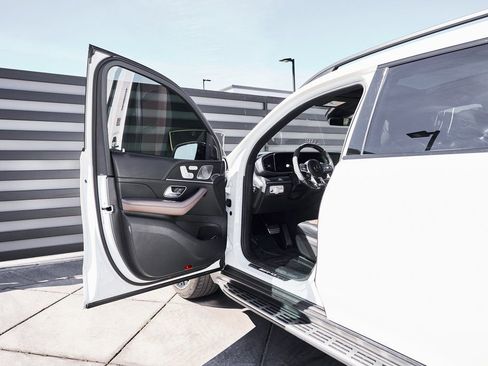 Used 2021 Mercedes-Benz GLS 63 AMG 4MATIC image 30