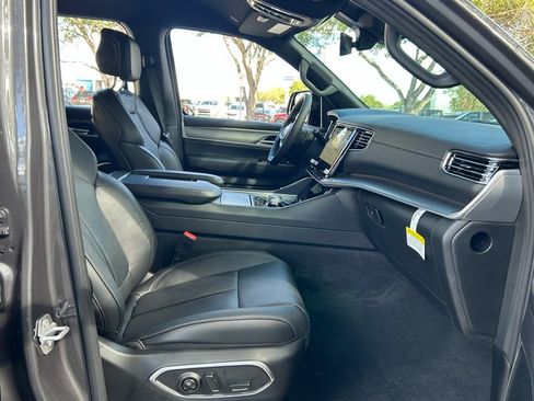 New 2026 Jeep Grand Wagoneer L image 31