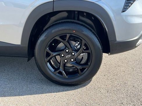 New 2026 Chevrolet Trax LT w/ Midnight Edition FWD image 14