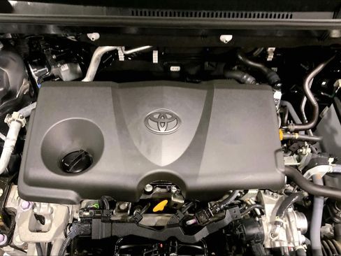 Used 2024 Toyota RAV4 LE AWD/4WD image 33