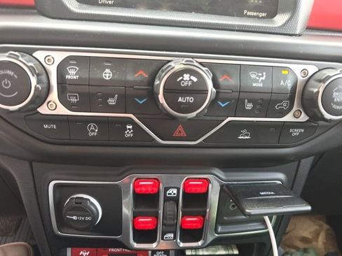 Used 2021 Jeep Wrangler Unlimited Rubicon AWD/4WD image 17