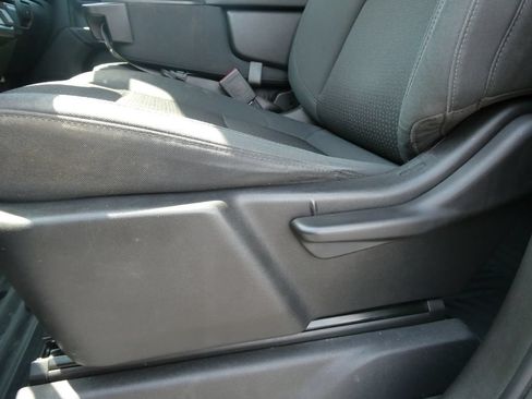 Certified 2020 Chevrolet Silverado 1500 Custom w/ Custom Value Package AWD/4WD image 24