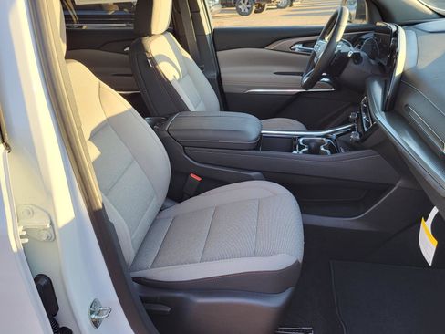 New 2026 Chevrolet Traverse LT image 10