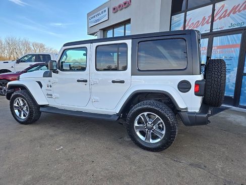 Used 2018 Jeep Wrangler Unlimited Sahara image 6