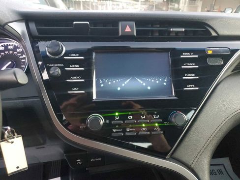 Used 2019 Toyota Camry LE image 12