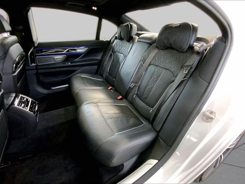 Used 2022 BMW 750i xDrive w/ Luxury Rear Seating Package AWD/4WD image 20