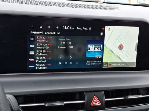 Certified 2025 Kia Seltos SX w/ SX Sunroof Package image 19