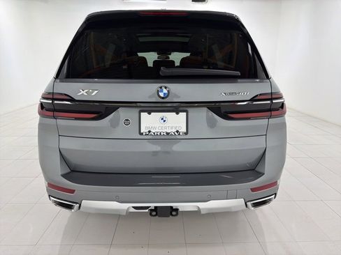 Used 2024 BMW X7 xDrive40i image 4