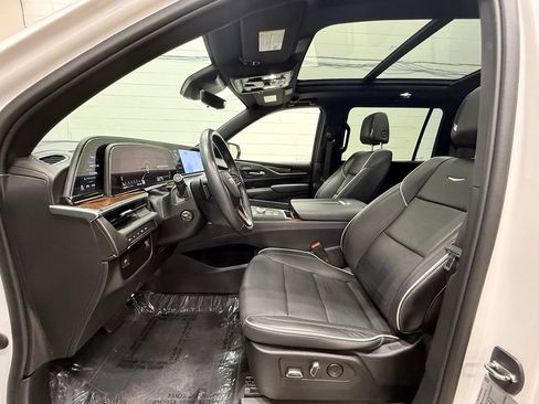 Used 2022 Cadillac Escalade ESV Premium Luxury AWD/4WD image 29