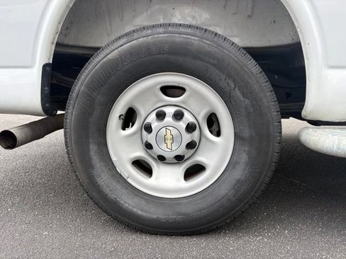 Used 2025 Chevrolet Express 2500 w/ Driver Convenience Package RWD image 18