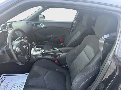 Used 2015 Nissan 370Z Coupe RWD image 17
