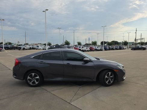 Used 2020 Honda Civic LX image 2