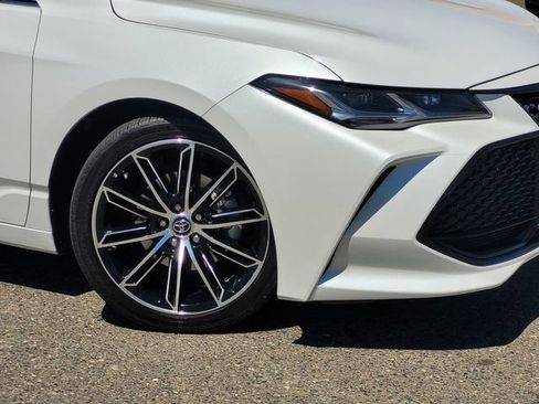 Used 2019 Toyota Avalon Touring w/ Advanced Safety Package FWD image 6