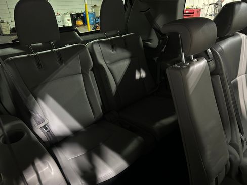 Used 2013 Toyota Highlander Limited image 19