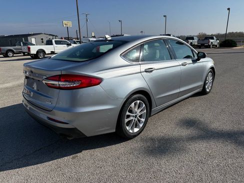 Used 2020 Ford Fusion SE image 5
