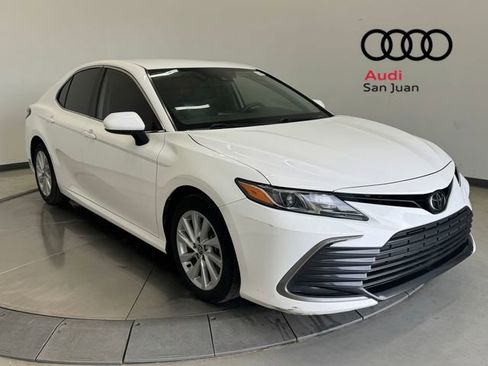 Used 2022 Toyota Camry LE image 1