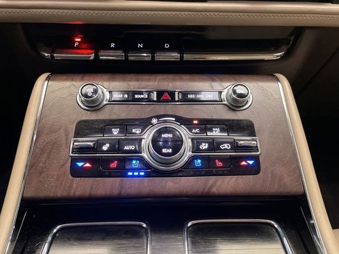 Used 2021 Lincoln Aviator Reserve w/ Equipment Group 201A RWD image 15