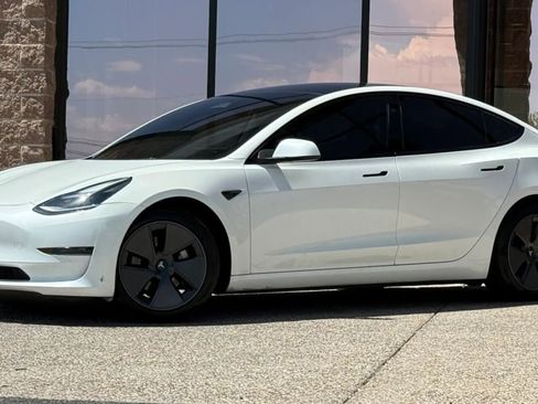 Used 2023 Tesla Model 3 Standard Range RWD image 3