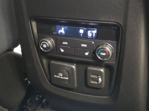 Used 2024 Buick Enclave Premium image 11