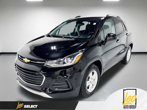 Used 2018 Chevrolet Trax LT w/ LT Convenience Package FWD image 1