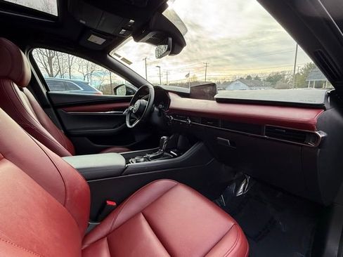 Used 2025 MAZDA MAZDA3 Hatchback w/Premium Plus Pkg image 19