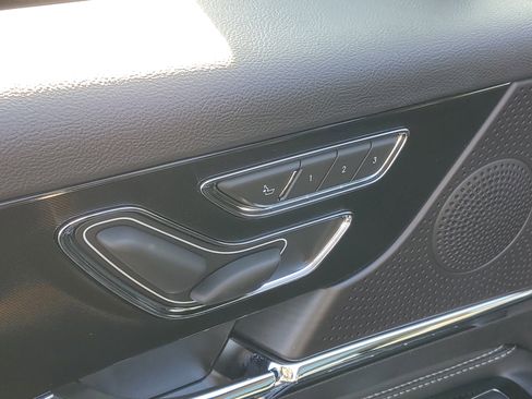 New 2026 Lincoln Corsair Premiere image 9