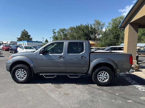 Used 2018 Nissan Frontier SV image 4
