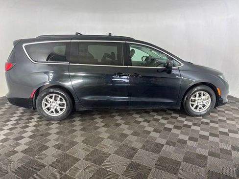 Used 2020 Chrysler Voyager Lxi FWD image 5