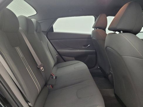 Used 2022 Hyundai Elantra SEL image 19