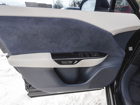 Used 2023 Lexus RZ 450e Premium image 9