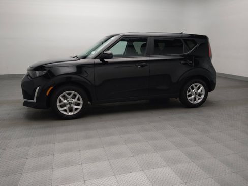 Used 2025 Kia Soul LX image 2