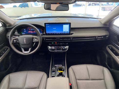 Used 2025 Lincoln Corsair Grand Touring image 19