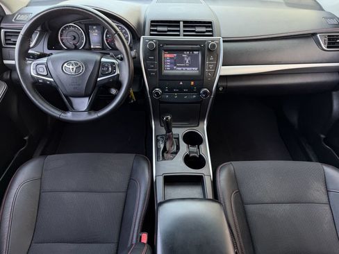 Used 2017 Toyota Camry SE FWD image 11