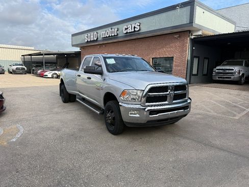 Used 2018 RAM 3500 Tradesman w/ Chrome Appearance Group image 3