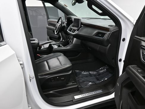 Used 2022 Chevrolet Suburban Premier RWD image 20