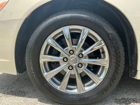 Used 2010 Buick Lucerne CXL FWD image 13