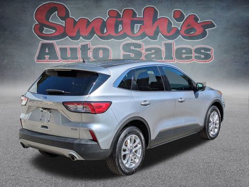 Used 2022 Ford Escape SE image 6