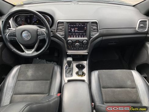 Used 2018 Jeep Grand Cherokee Altitude AWD/4WD image 9