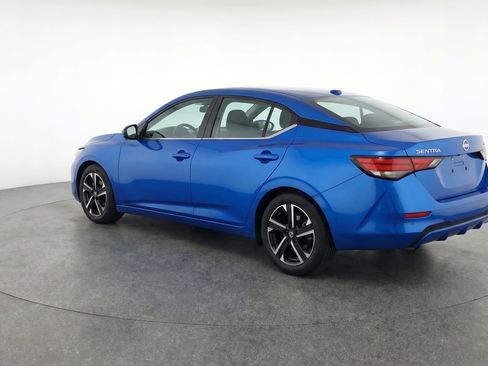Used 2025 Nissan Sentra SV image 6
