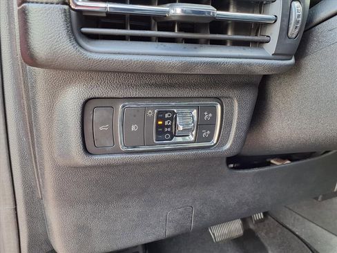 Used 2021 Lincoln Corsair Reserve w/ Equipment Group 201A image 16