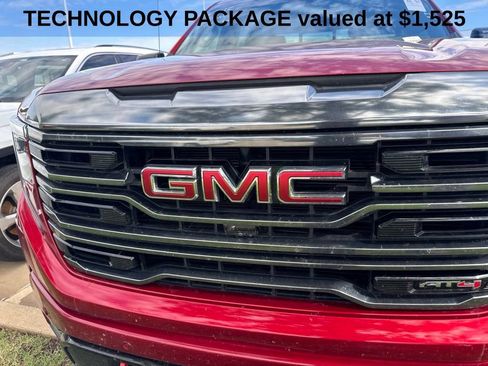 Used 2024 GMC Sierra 1500 AT4 w/ Technology Package AWD/4WD image 3